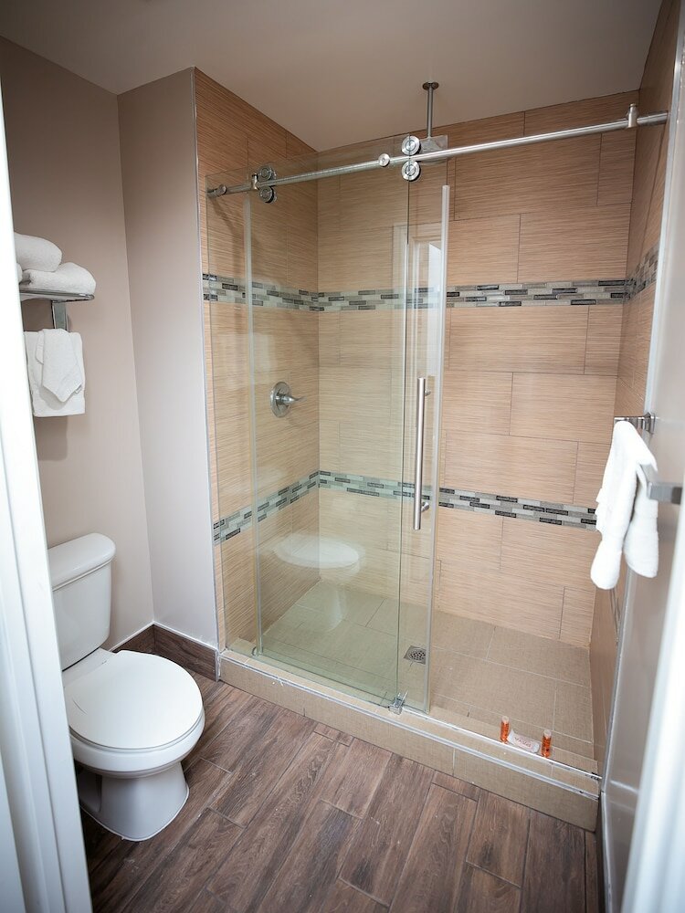 Фото Diamond Bell Inn & Suites