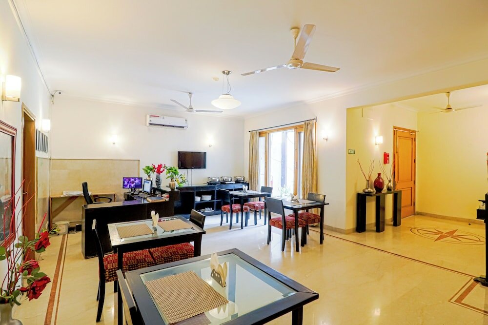 Фото Ahuja Residency Cyber City I