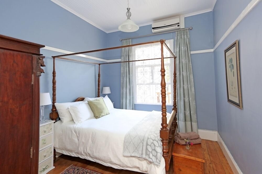 Фото Newington Place