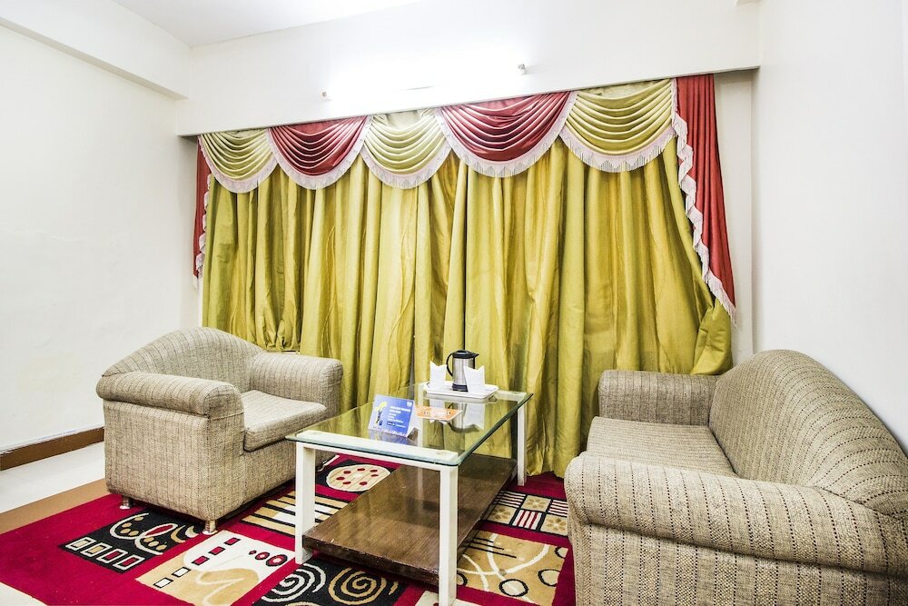 Фото FabHotel Mayfair Inn