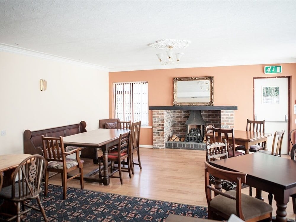 Фото The Crewe Arms Hotel