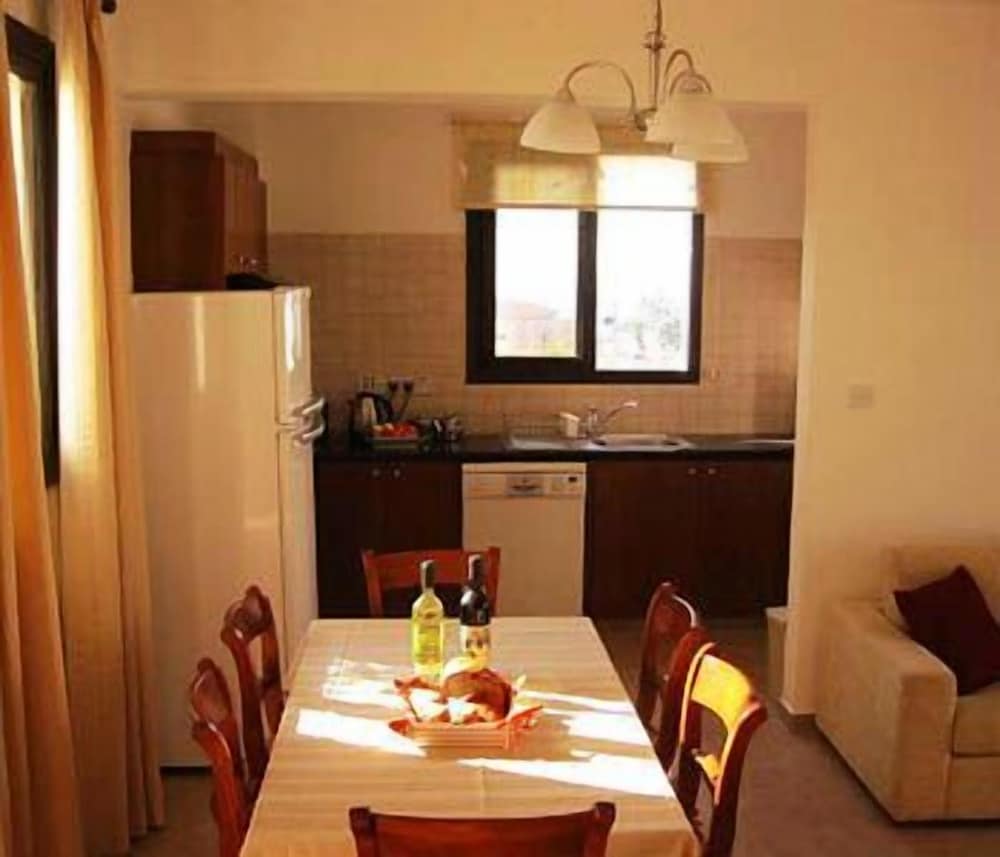 Фото Aura Holiday Villas