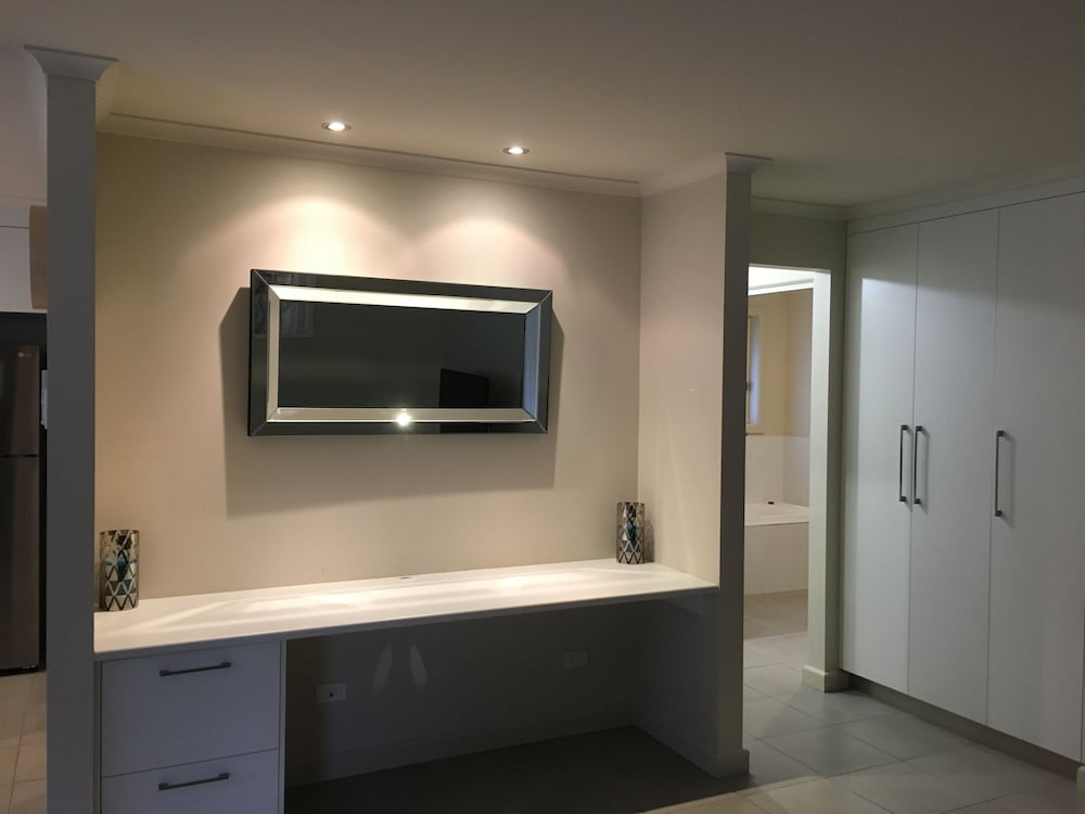 Фото Fringe Apartments