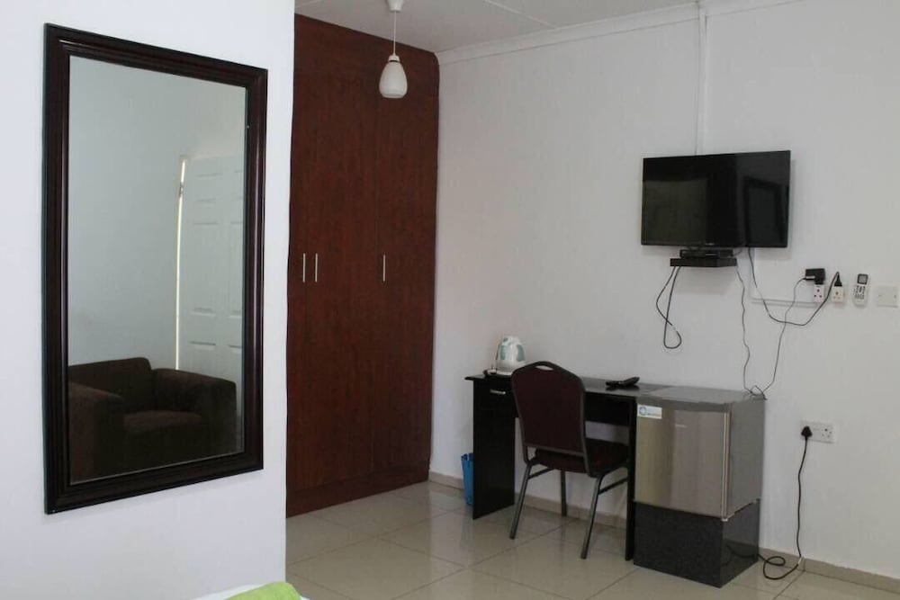 Фото Overflow Guest House