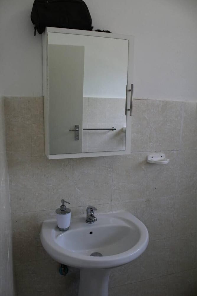 Фото Overflow Guest House