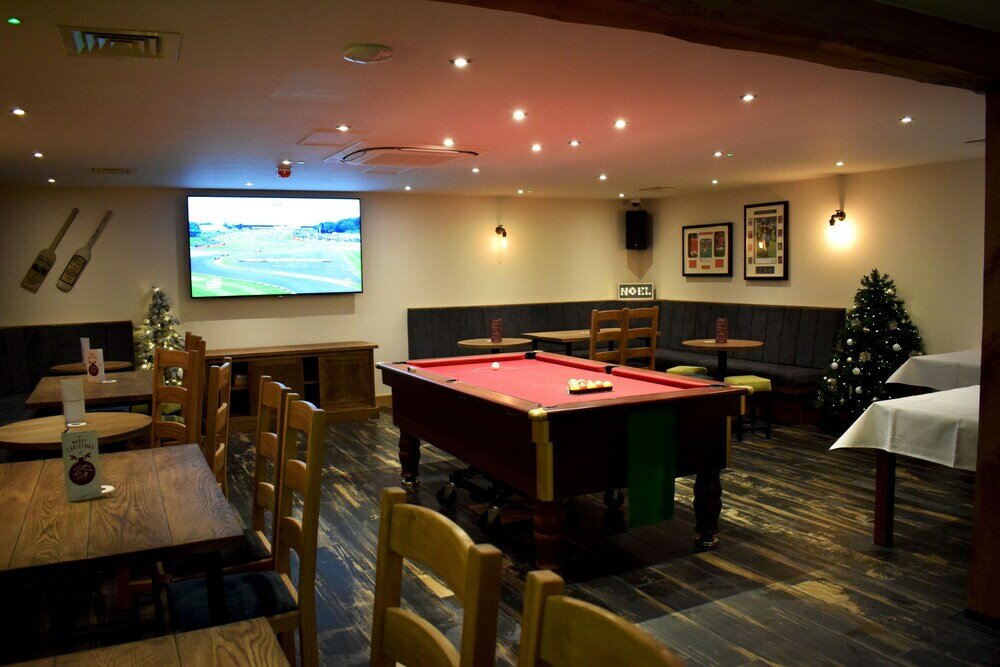 Фото The Horse & Jockey Wessington