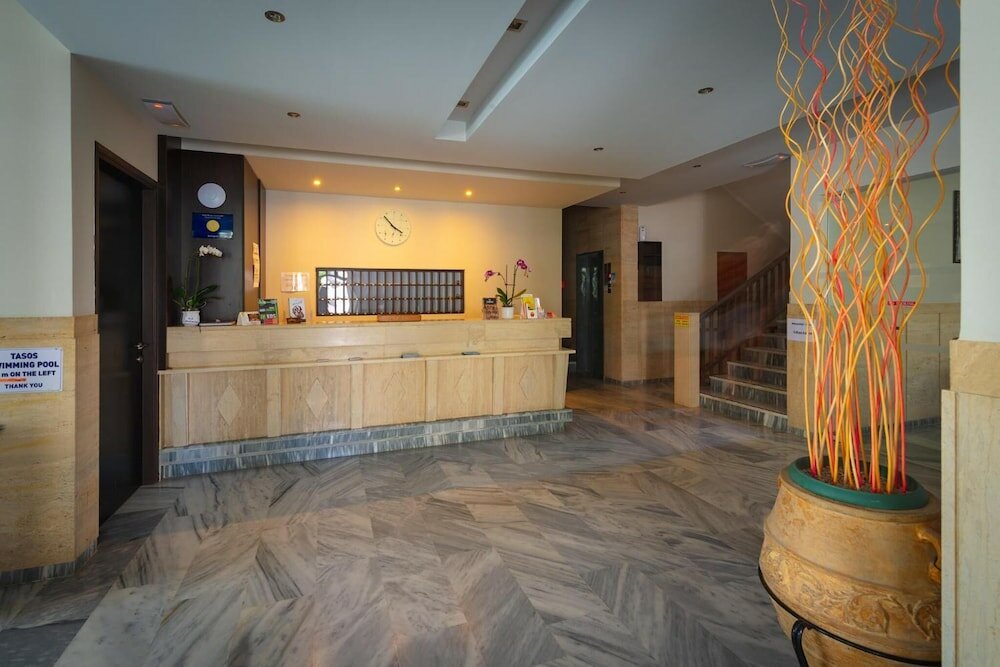 Фото Paritsa Hotel