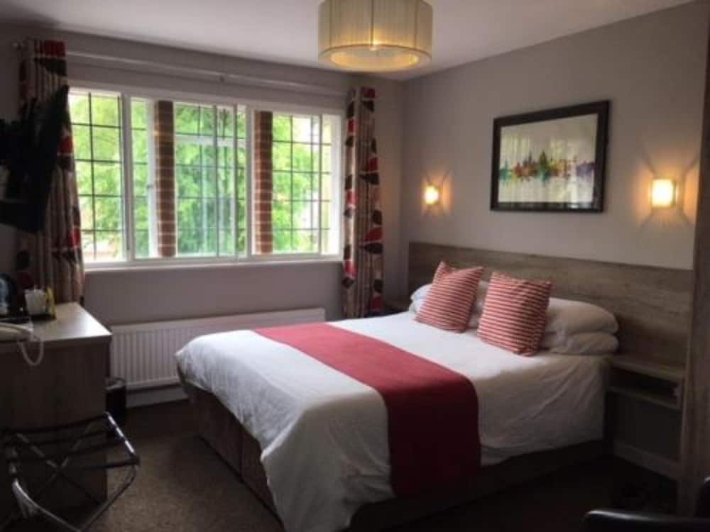 Фото Red Mullions Guest House