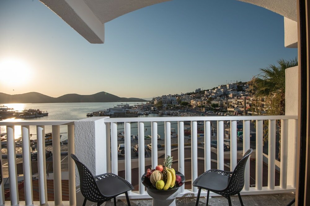 Фото Kalypso Suites Hotel