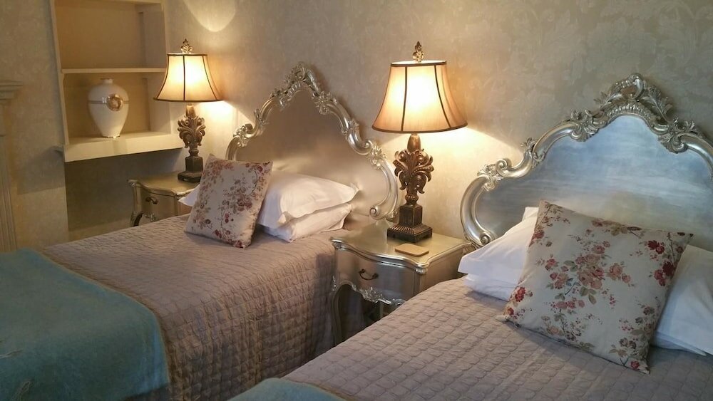 Фото Lypiatt House Hotel