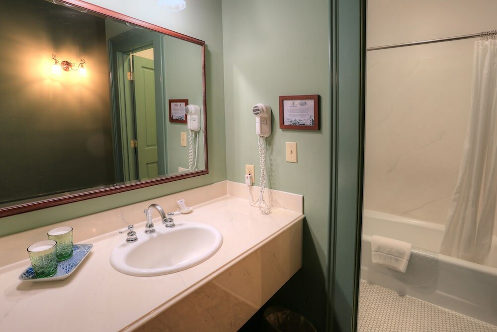 Фото The Weinhard Hotel