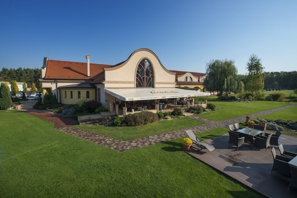 Фото отеля 1