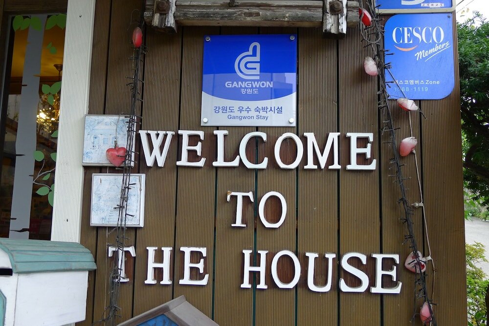 Фото The House Hostel