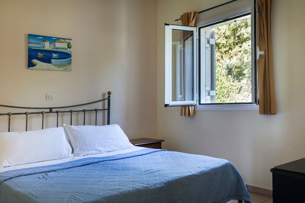 Фото Marias Garden Apartments