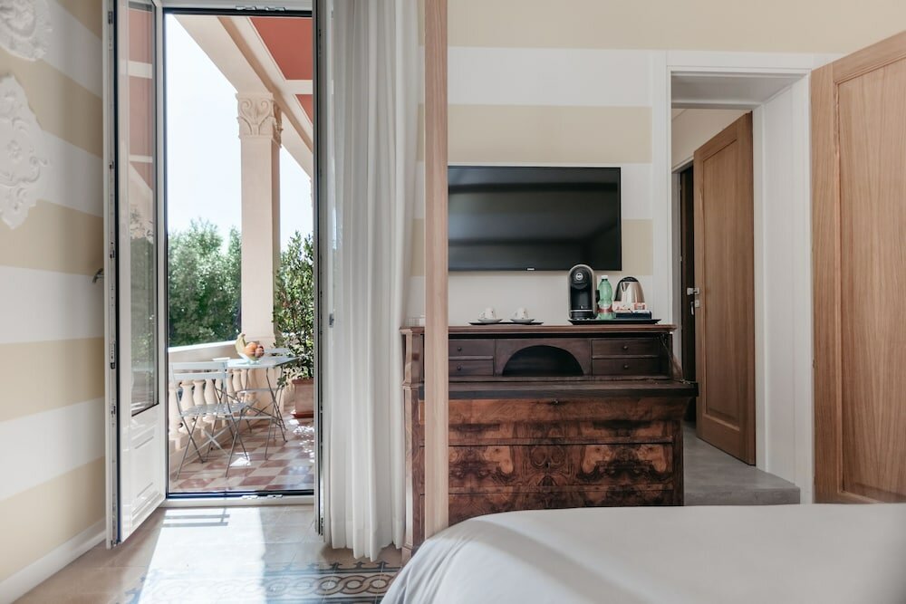 Фото Euterpe L. H. T.