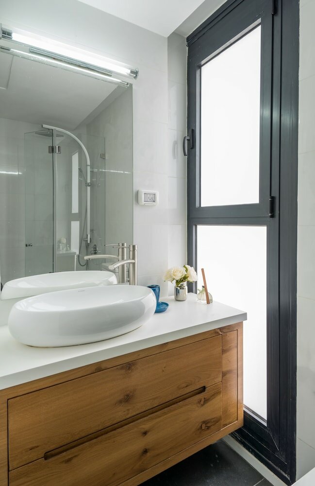 Фото Mr. Promenade - by Tlv2go