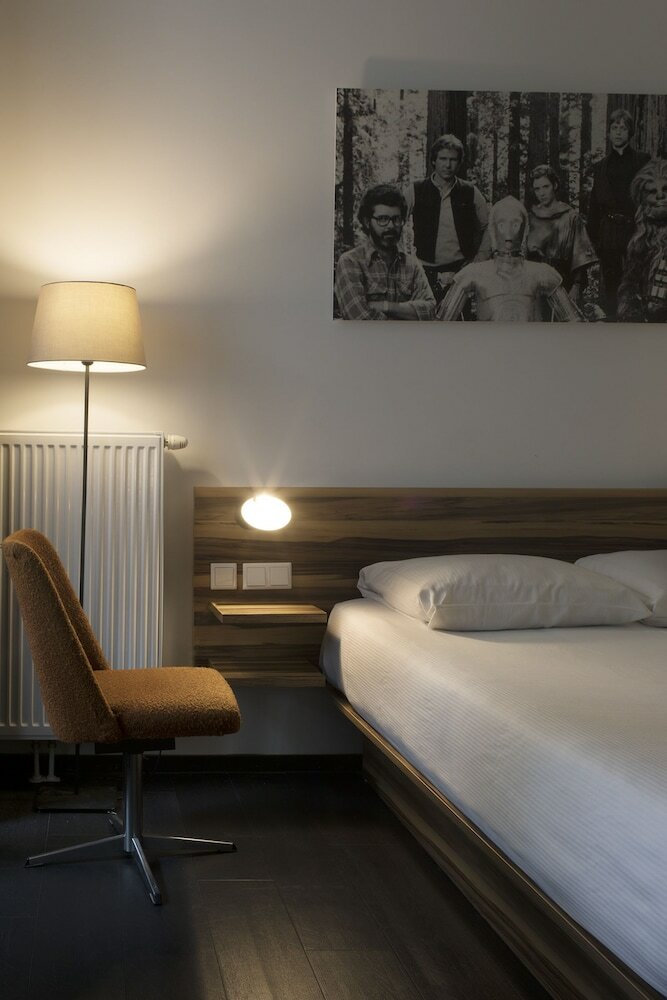 Фото The Arcade Hotel