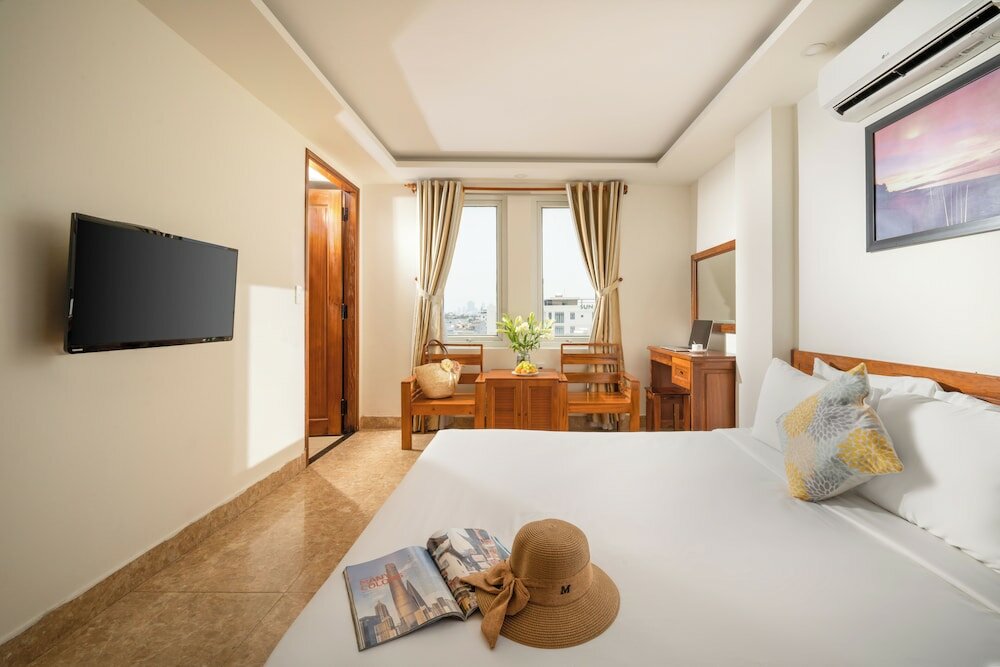 Фото Titan Hotel