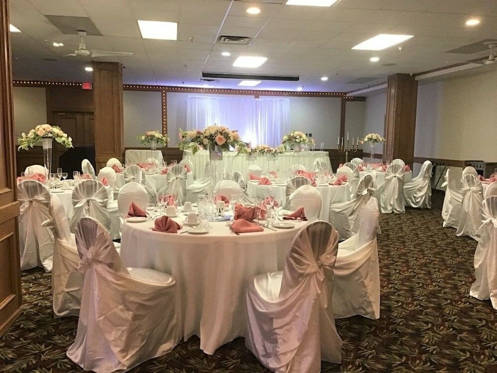 Фото Continental Inn & Suites