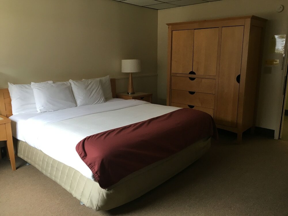 Фото The Montrose Hotel