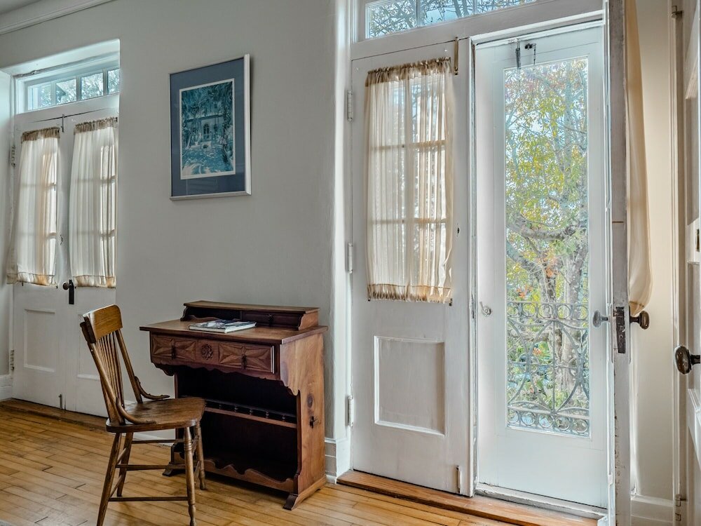 Фото Front Street Inn