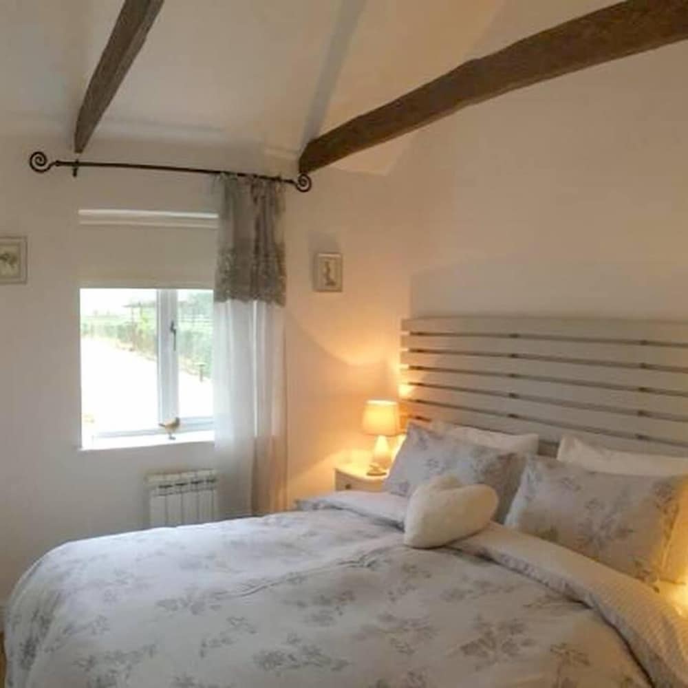 Фото Stable Oak Cottages