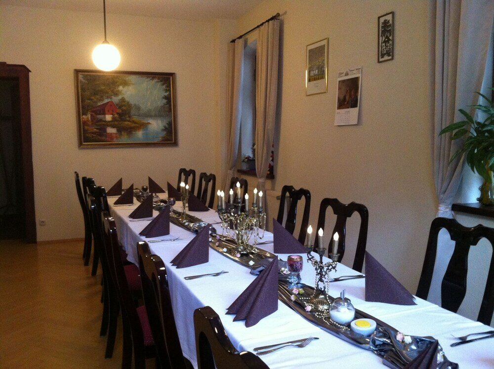 Фото Hotel Restaurant Zur Hallenburg