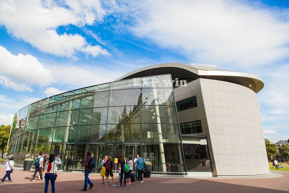 Фото Hampton by Hilton Amsterdam Centre East