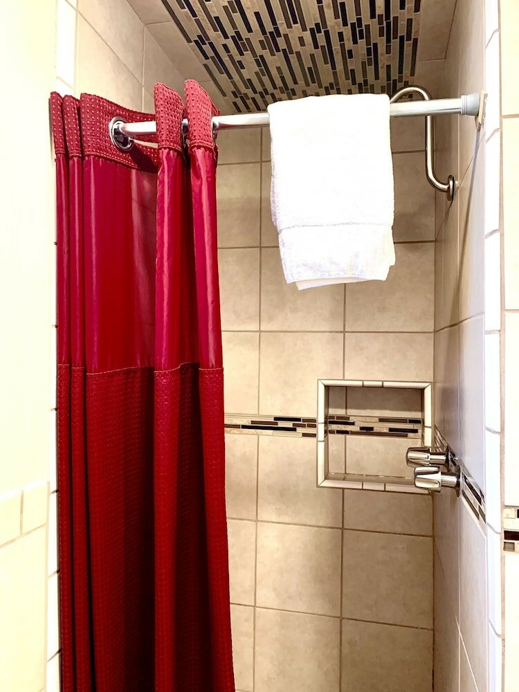 Фото Breakers Boutique Inn