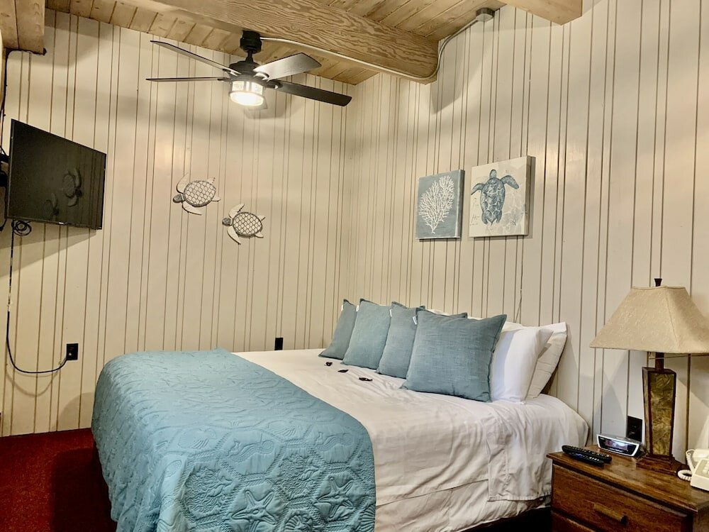 Фото Breakers Boutique Inn