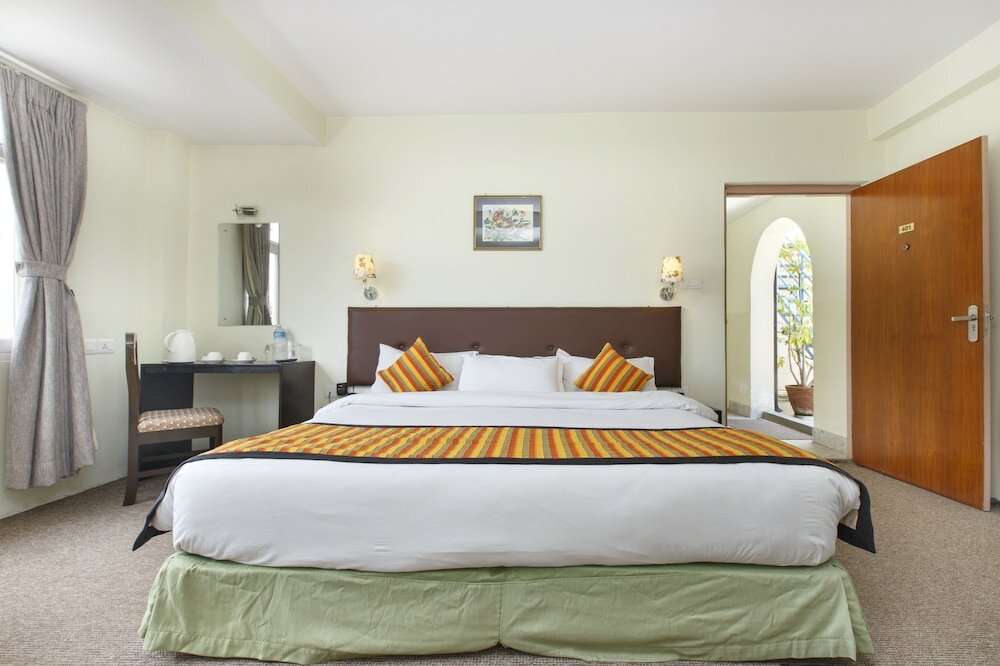 Фото Hotel Serenity