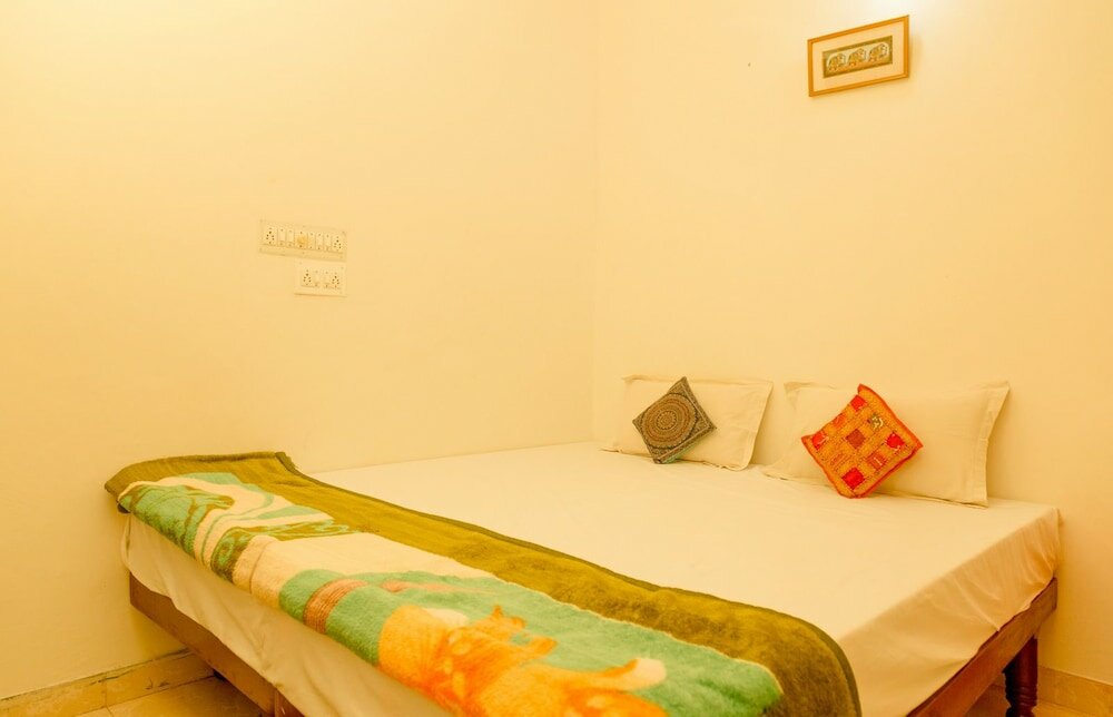 Фото Hotel Hanuman Ghat