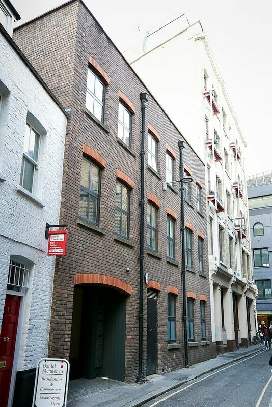Гостиница Rojen Apartments Liverpool Street в Лондоне