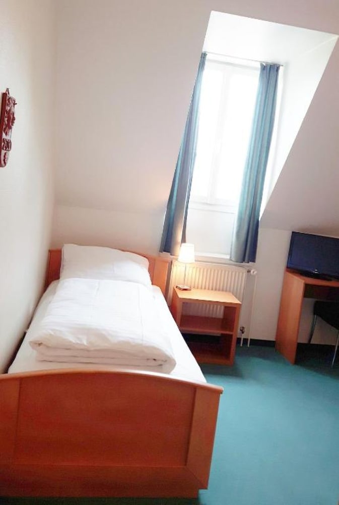 Фото Hotel Restaurant Erbprinz Walldorf