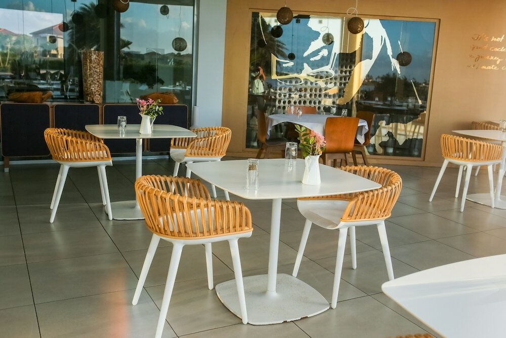 Фото Gold Coast Luxurious and Stylish Condo