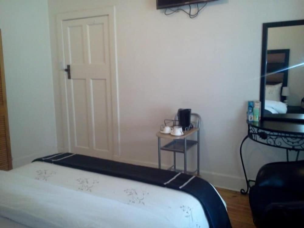 Фото Franchise Guest House