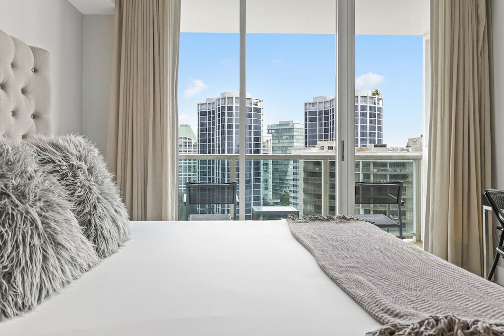 Фото Private Residences at Hotel Arya by SoFLA Vacations