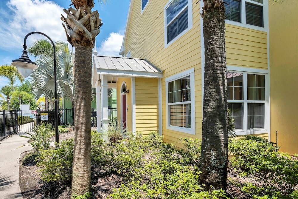 Фото Runaway Beach Club Resort