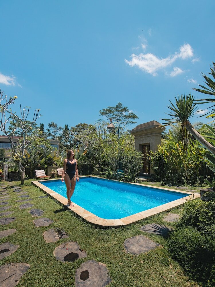 Фото Alam Sembuwuk Resort