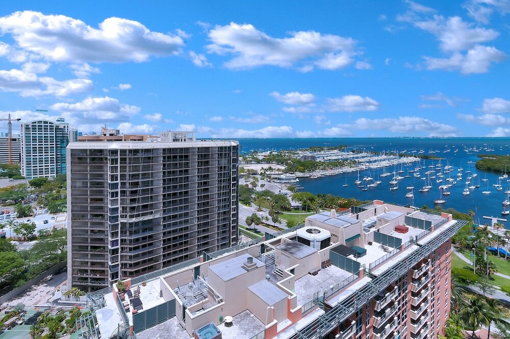 Фото Private Residences at Hotel Arya by SoFLA Vacations