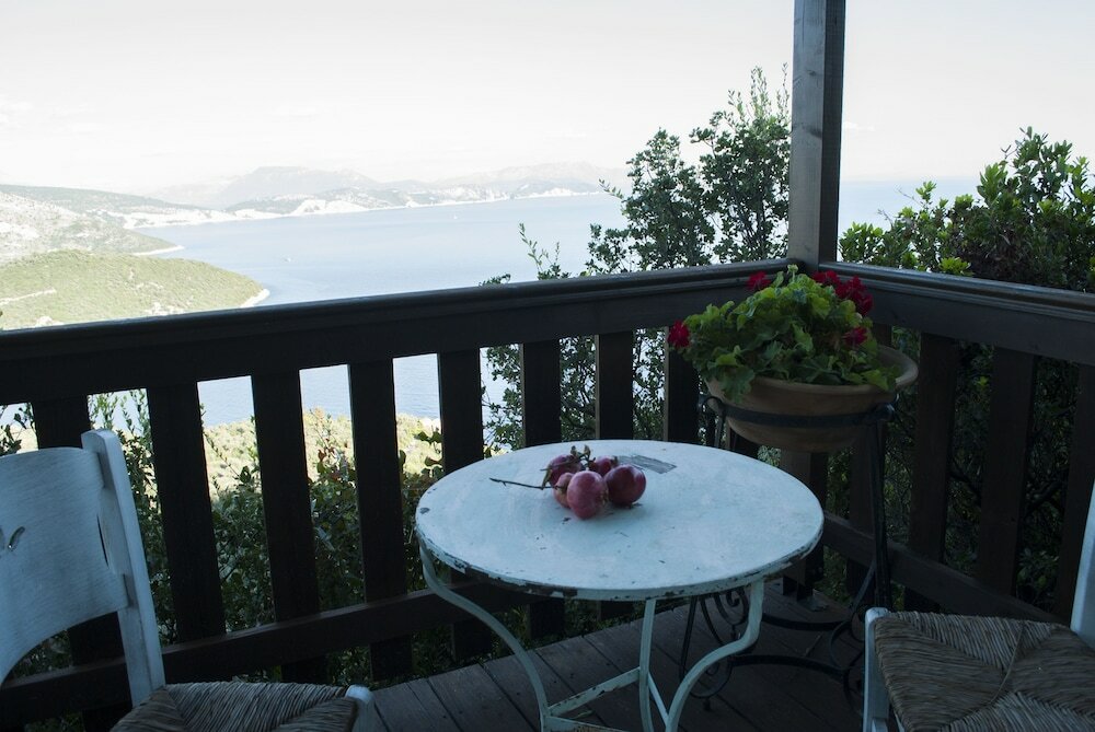 Фото Arethousa Villas