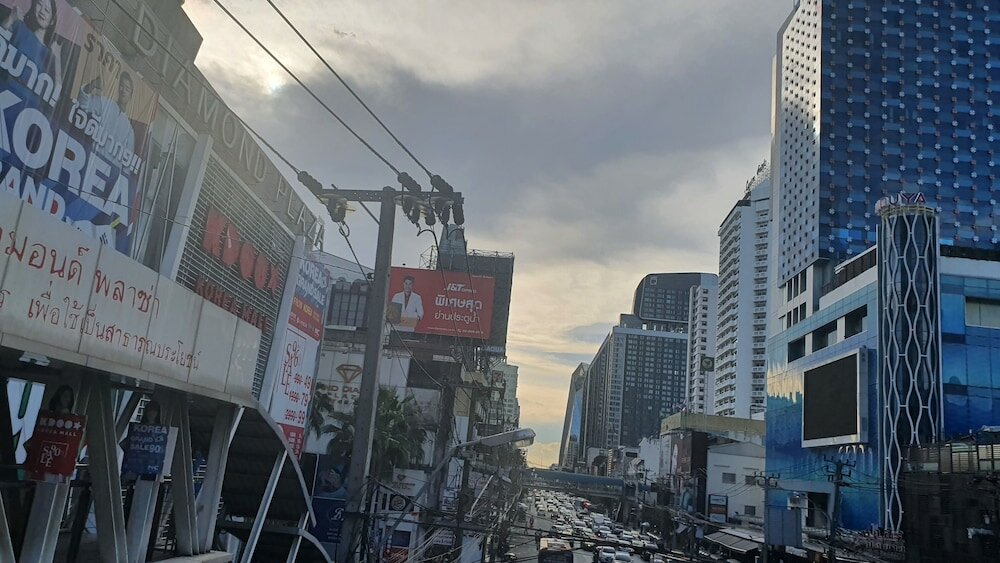 Фото Interchange Tower Serviced Apartment