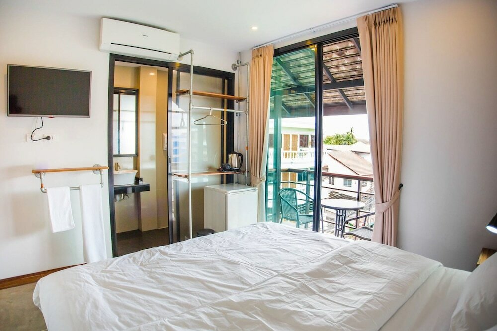 Фото The Arak Bed Bar and Hostel