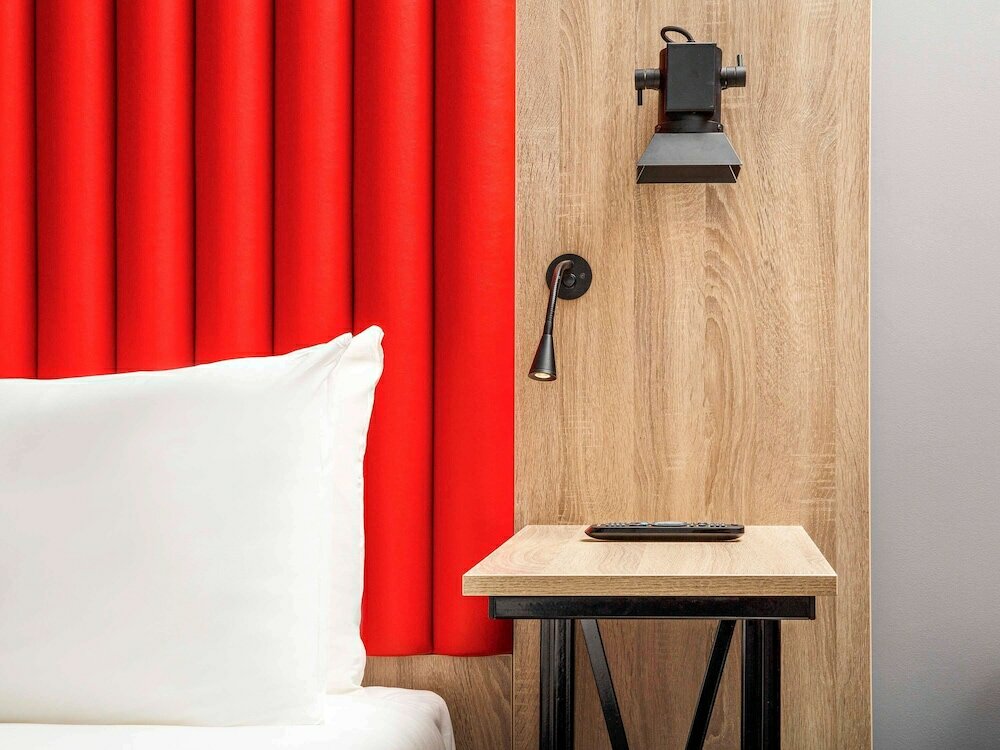 Фото Ibis Styles London Ealing