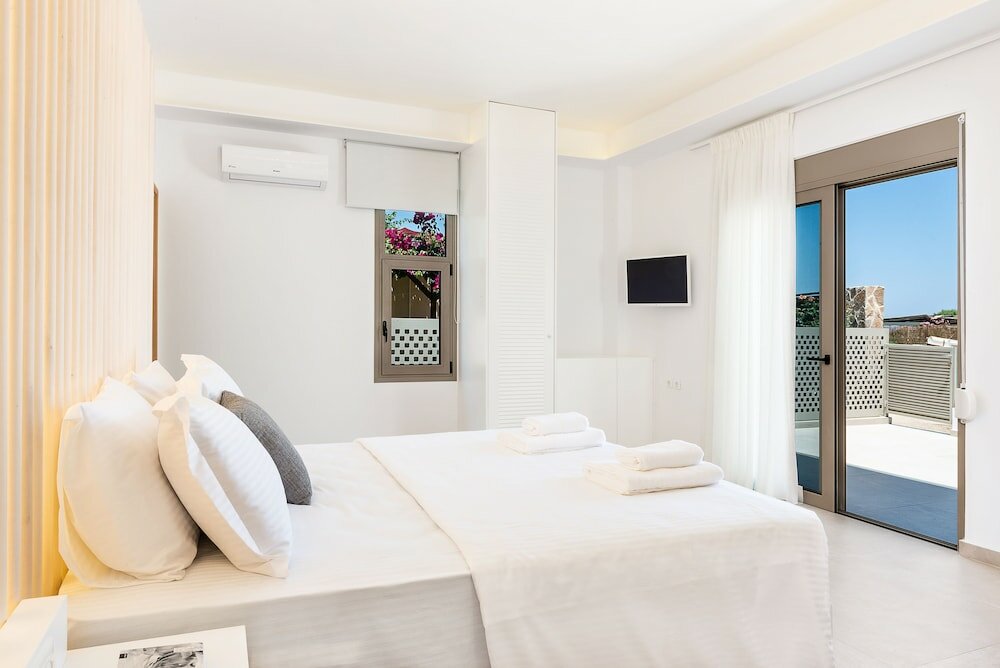 Фото Sea Front Villas