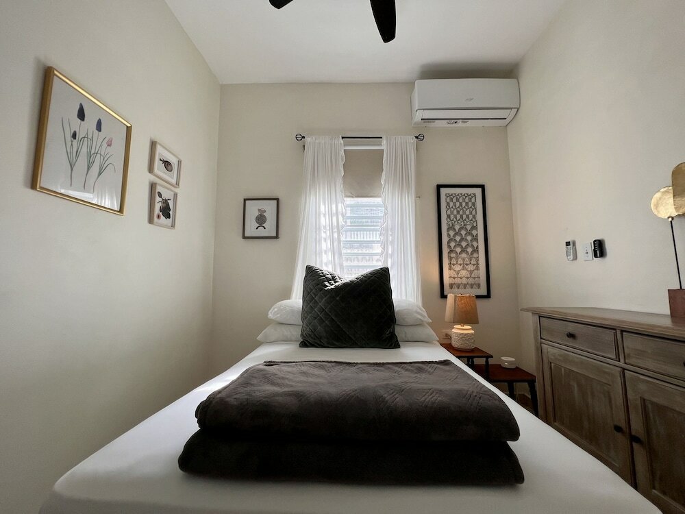 Фото Sonsoleá Host