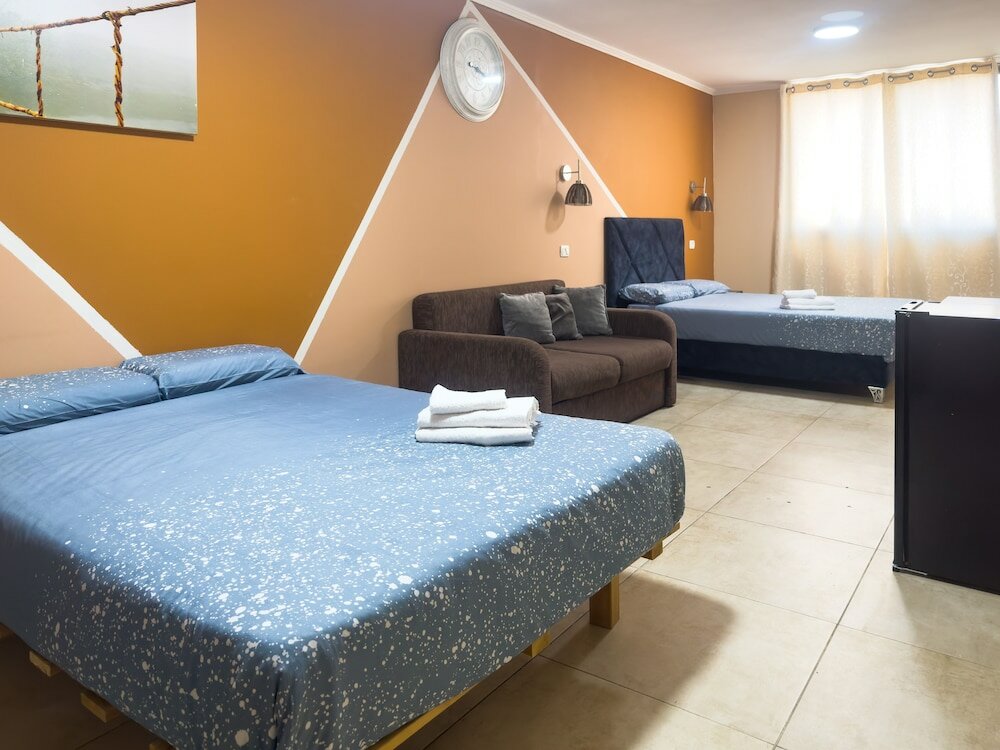 Фото Laguardia Hotel