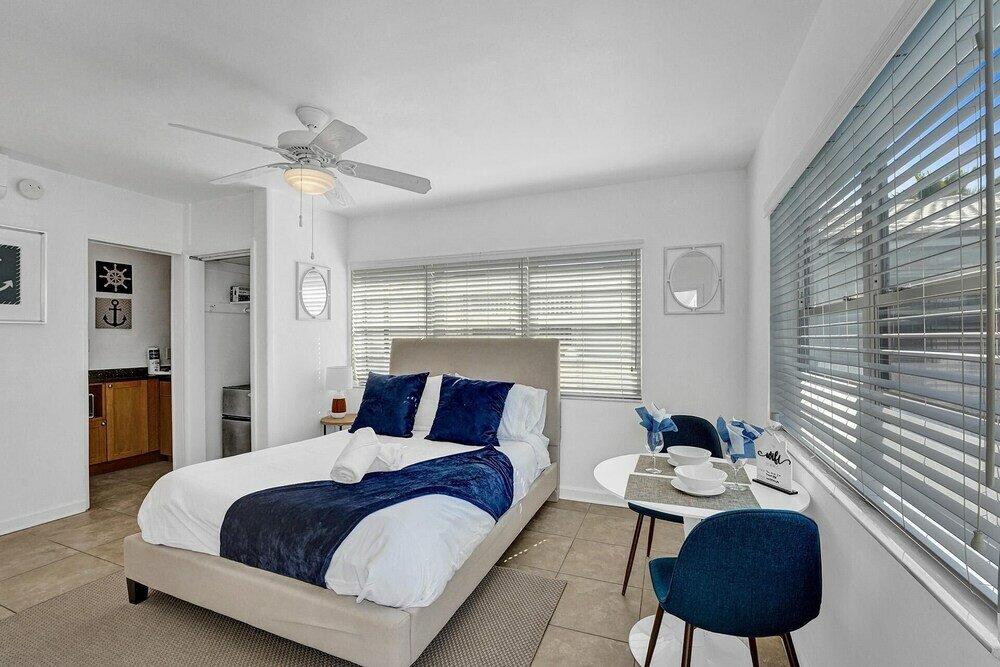 Фото Waves On Desoto