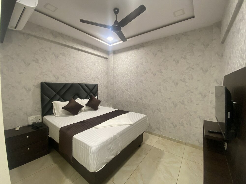 Фото Hotel Classio Inn - Kokilaben Hospital