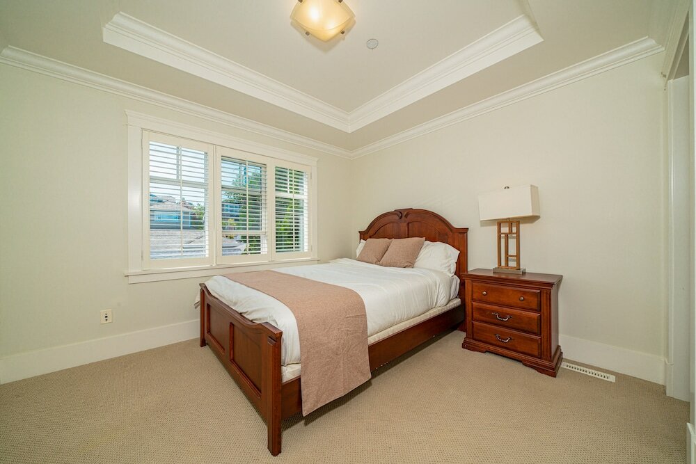 Фото Elegant & Cozy Escape West Vancouver